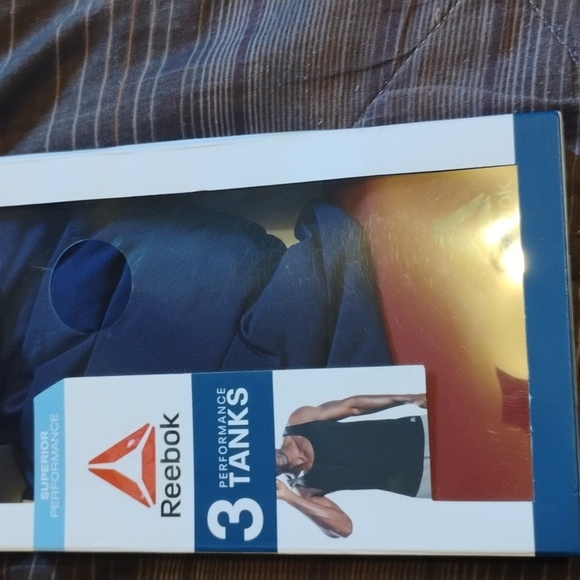 Reebok 3 pack performance tanks - Picture 2 of 5